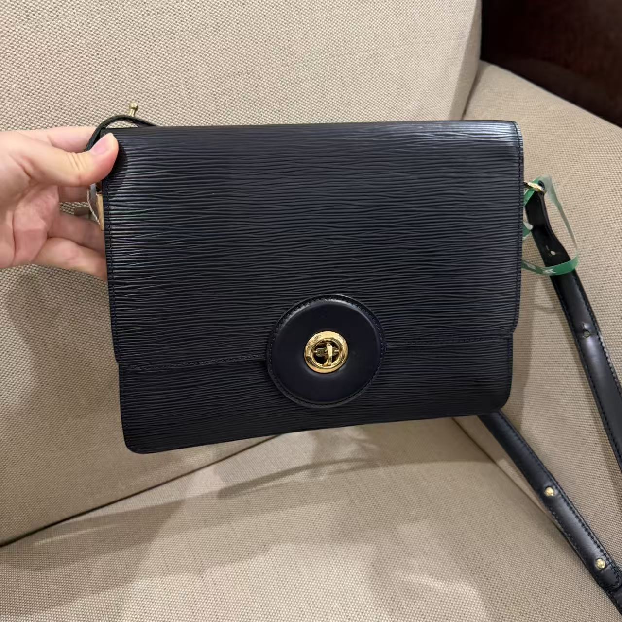 99新 LouisVuitton/路易威登 A1518/lv黑色单肩包