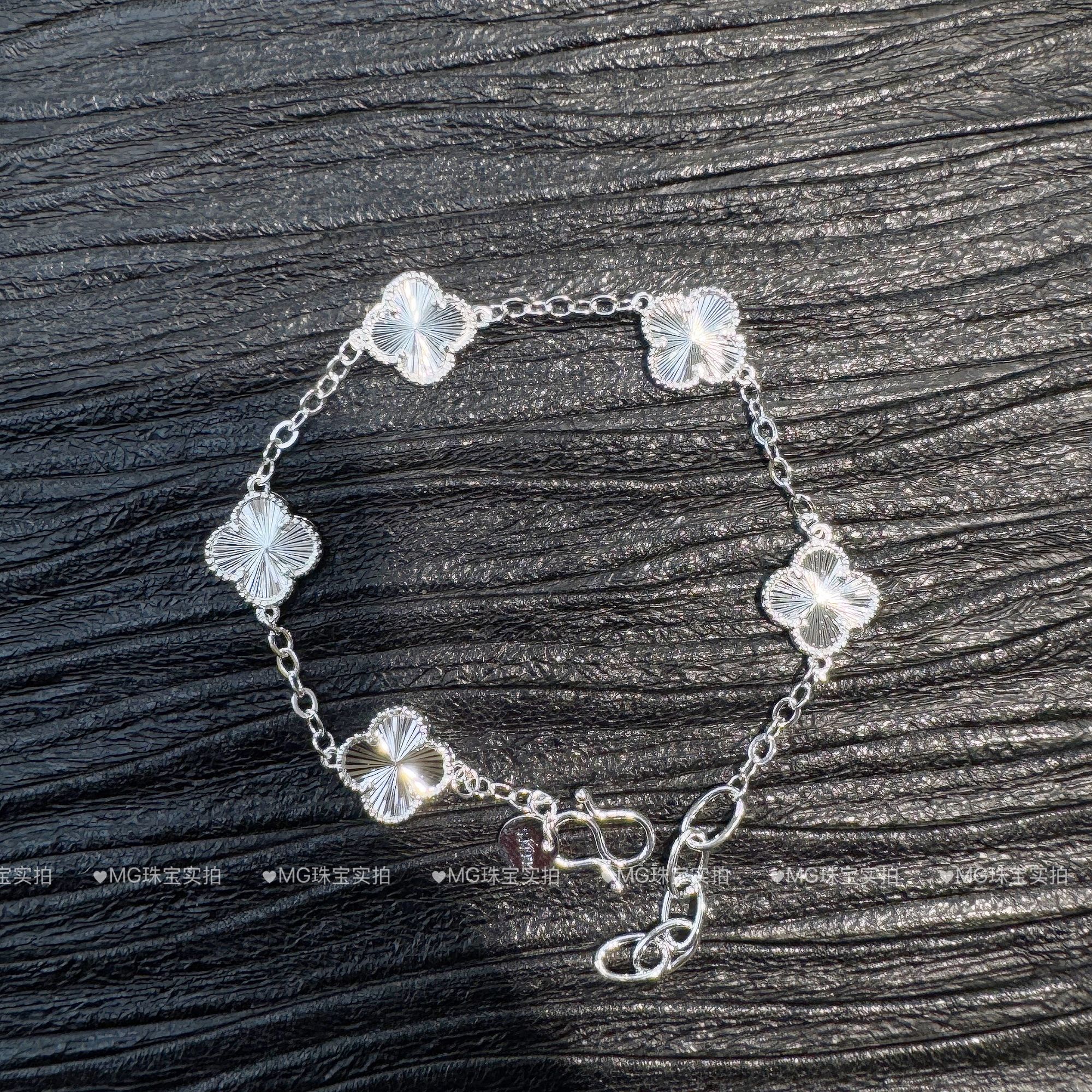 通体  999银款  H220拉丝镭射四叶草手链