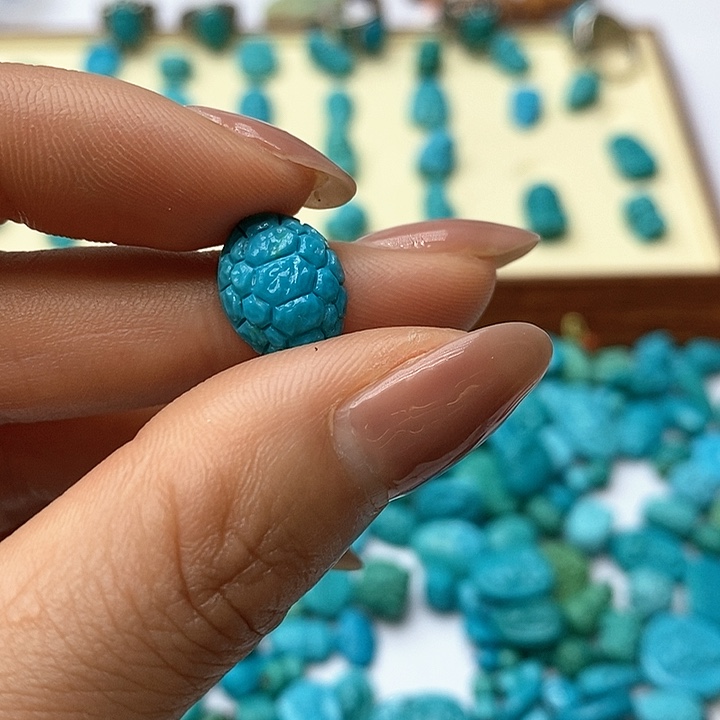 绿松石颈饰未镶嵌