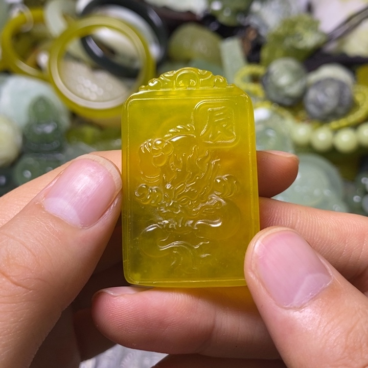 岫玉岫玉颈饰未镶嵌