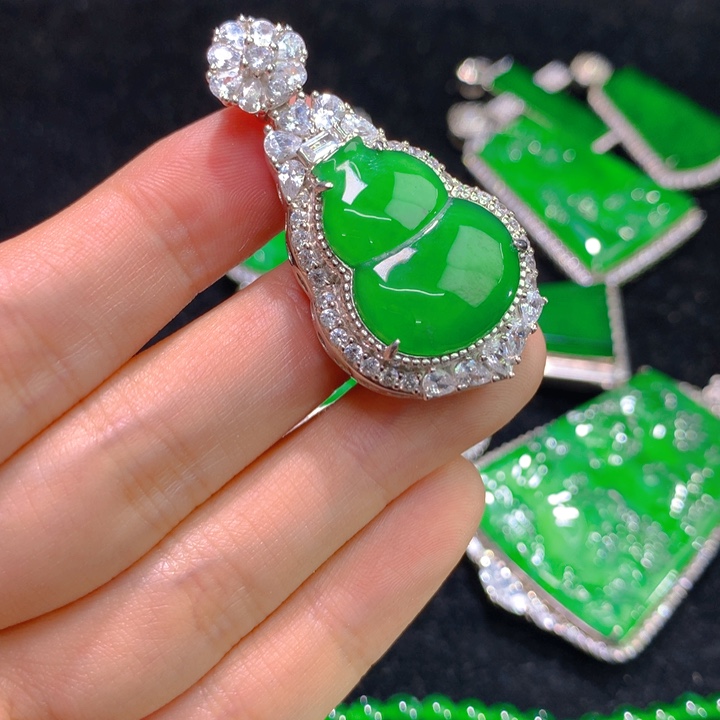 翡翠颈饰银S925镶嵌一个