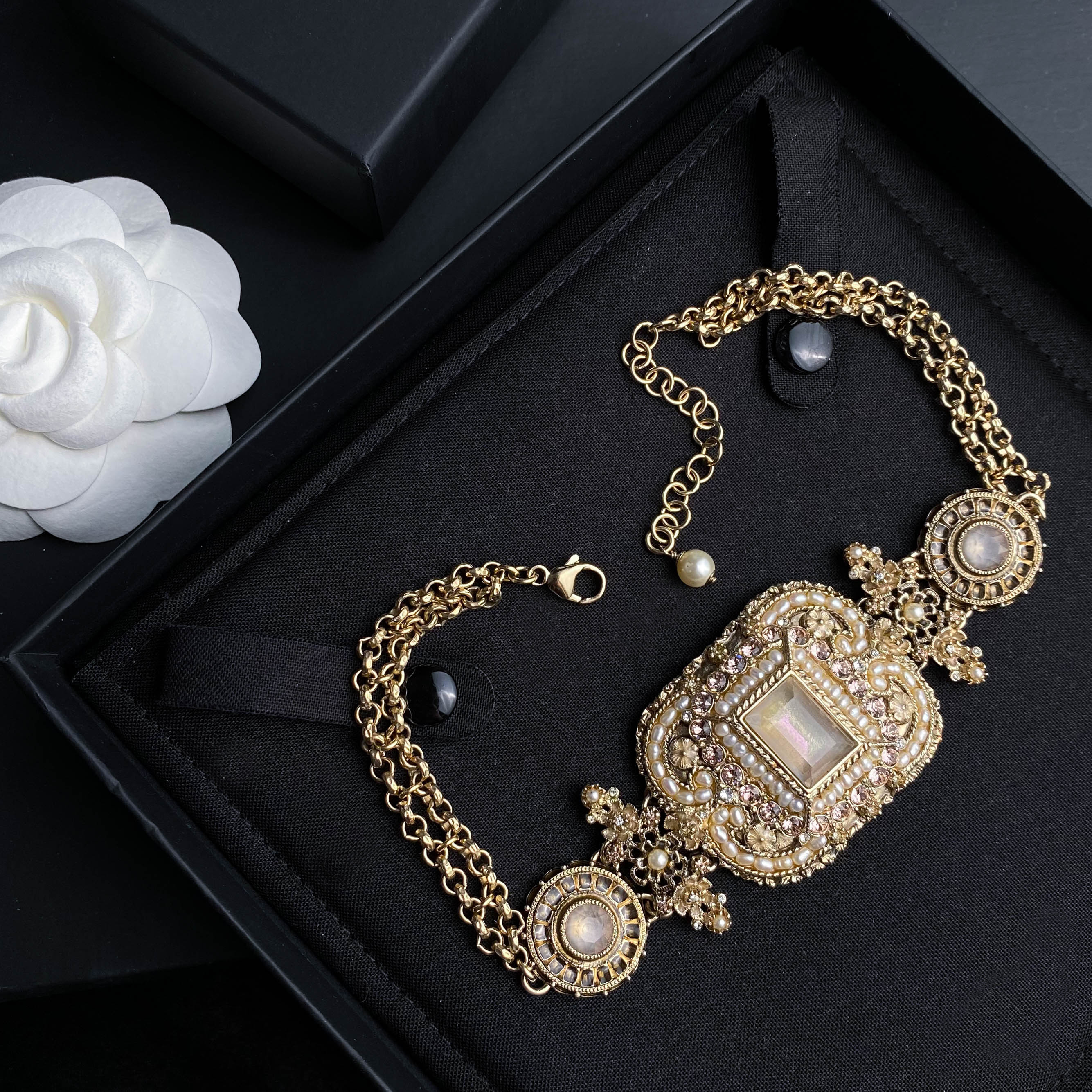 未使用 Chanel/香奈儿 萨尔斯堡系列重工款珍珠莱茵石项链 S5569