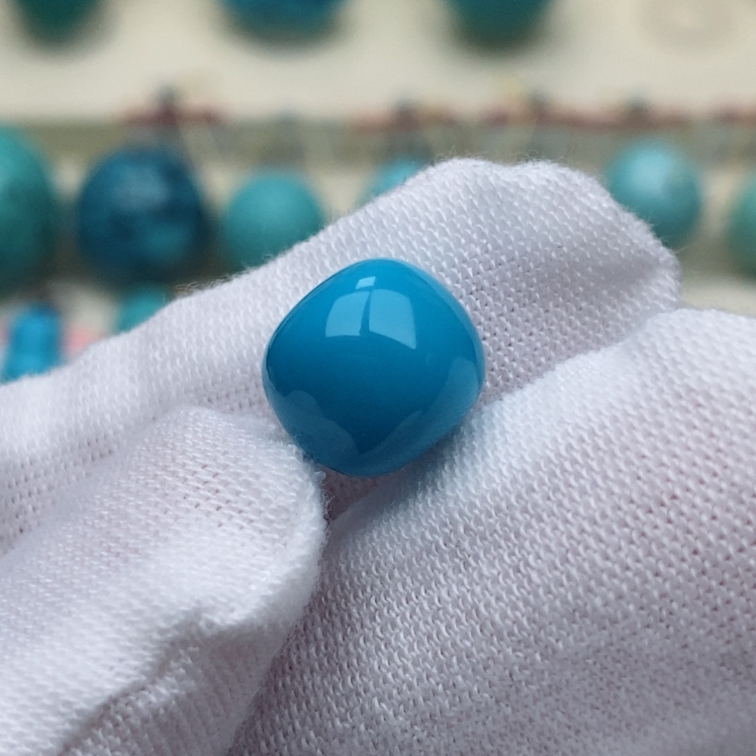 尔***·绿松石未镶嵌珠宝奇石