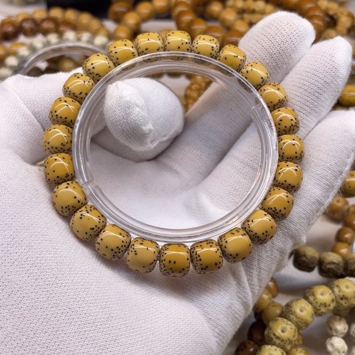 星月菩提吊坠鸡油黄老料9.5/8.5双留白