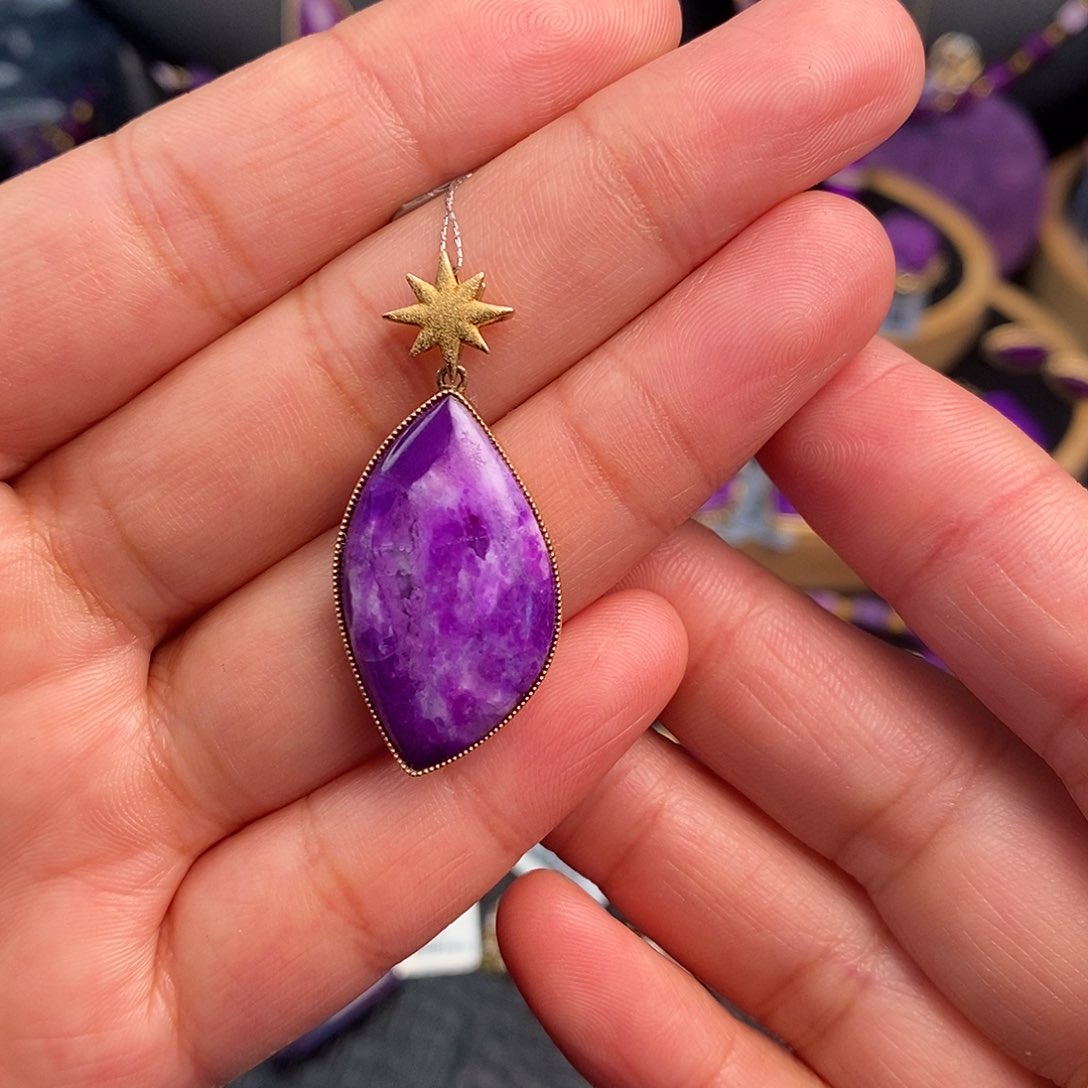 苏纪石（舒俱来）吊坠18K金镶嵌