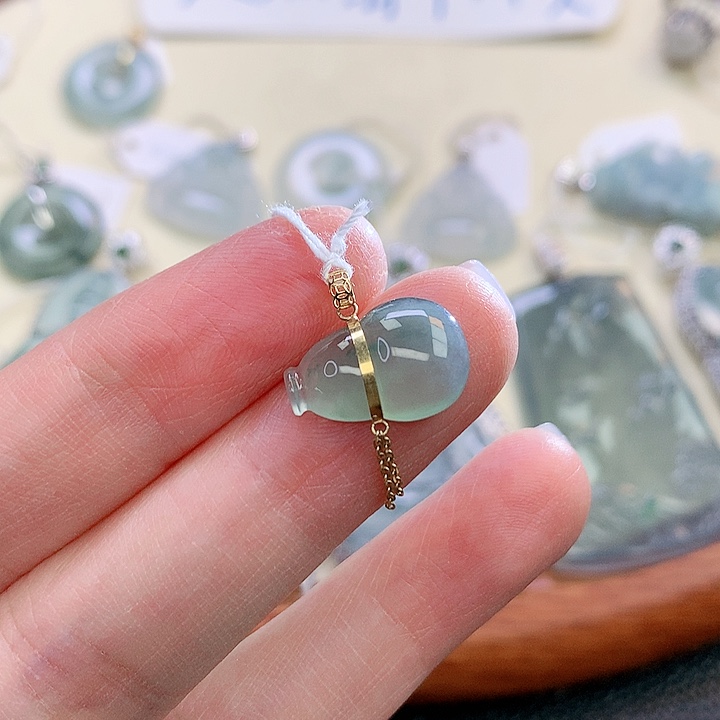 翡翠颈饰18K金镶嵌翡翠