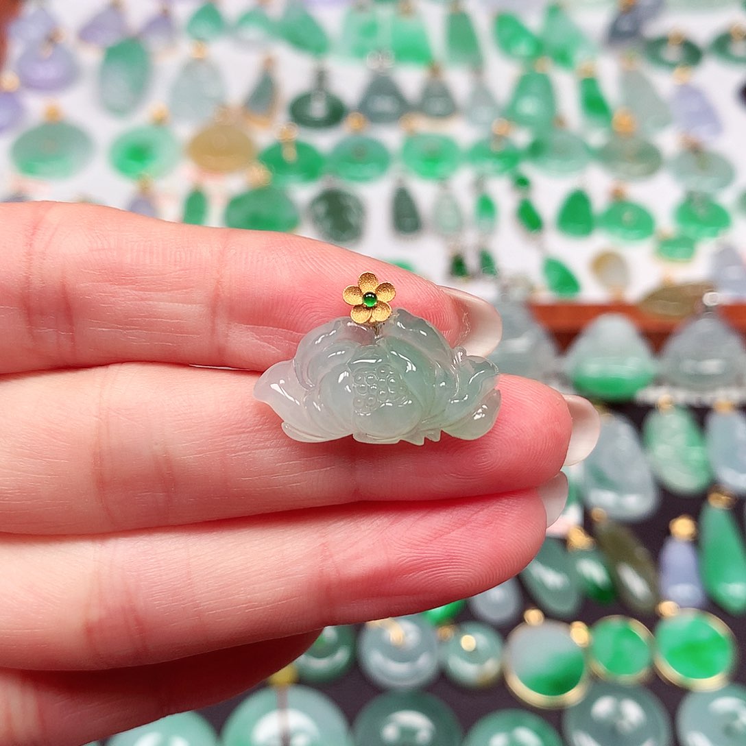 翡翠颈饰18K金镶嵌天然翡翠A货