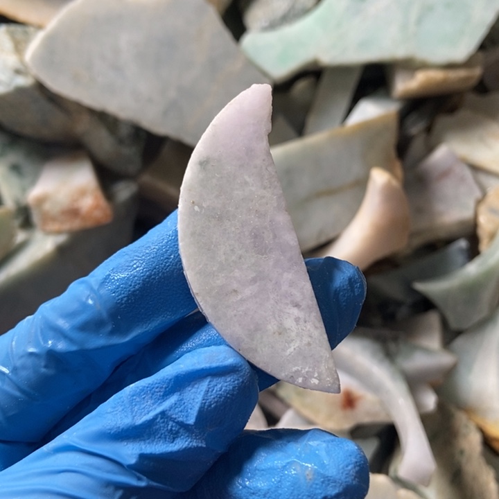 翡翠颈饰未镶嵌天然翡翠