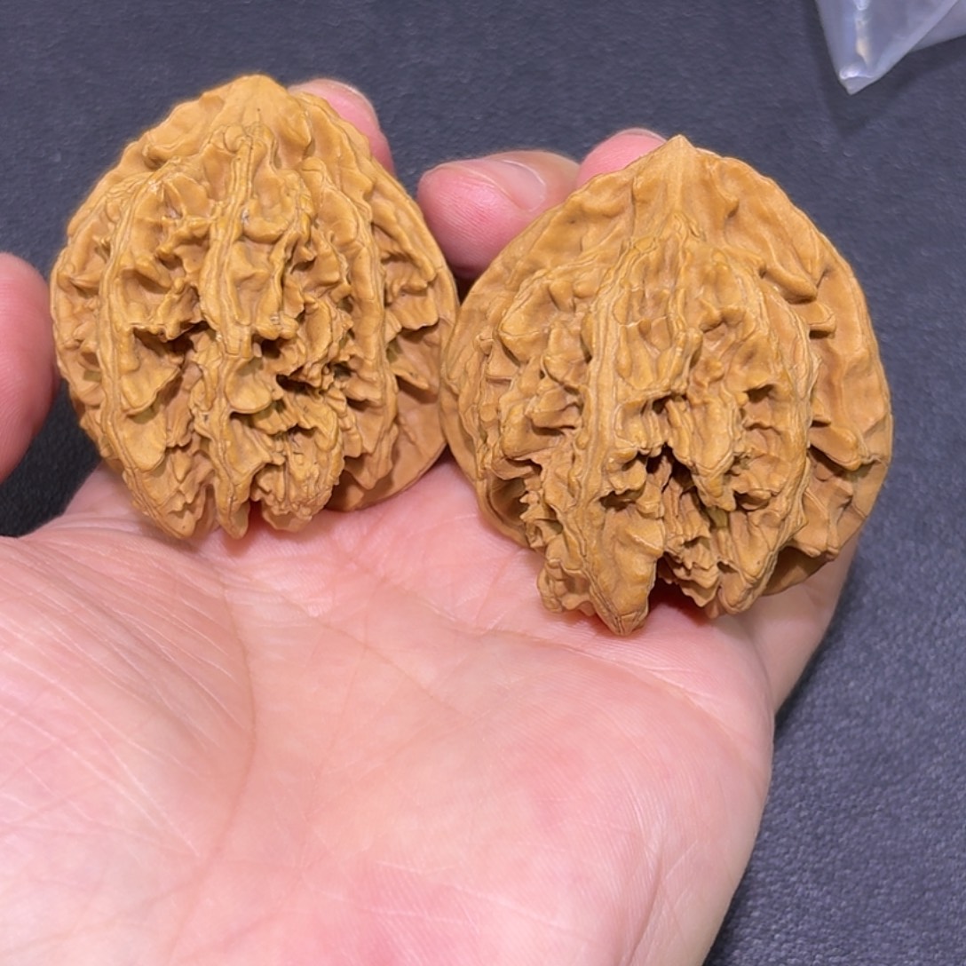 用***4文玩核桃吊坠状元冠