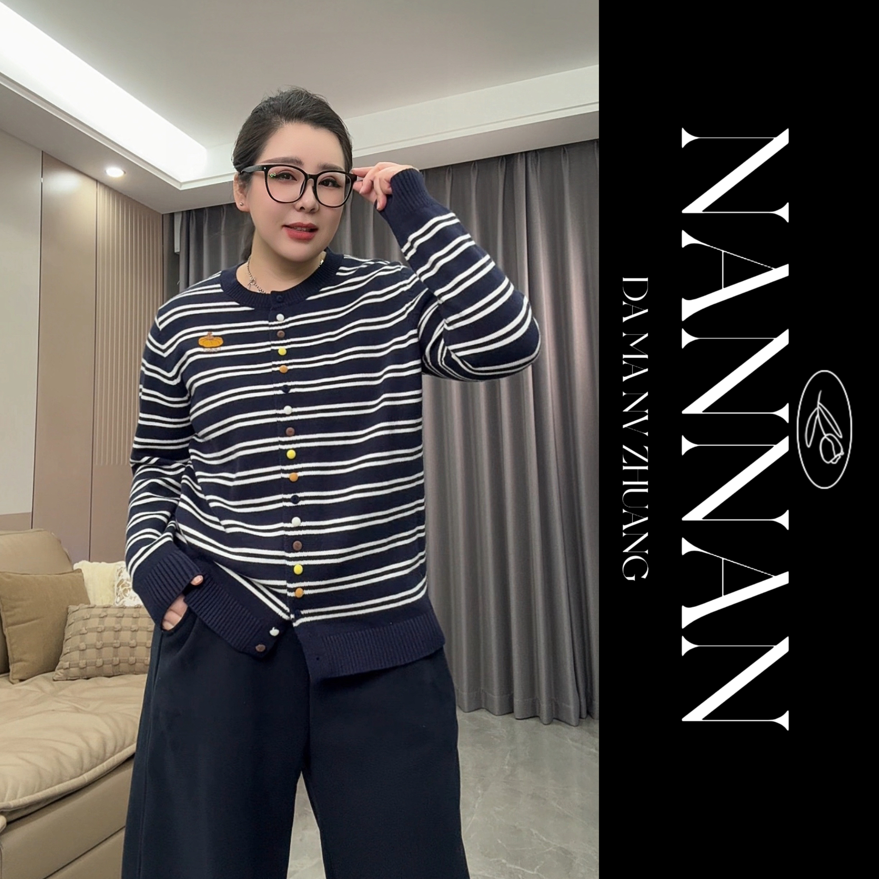 【楠楠推荐】针织刺绣撞色宽松纽扣百搭条纹针织毛衣C8252