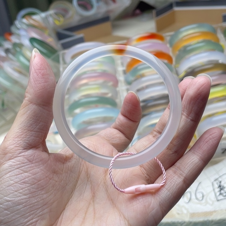 玛瑙/玉髓未镶嵌手镯57圈口