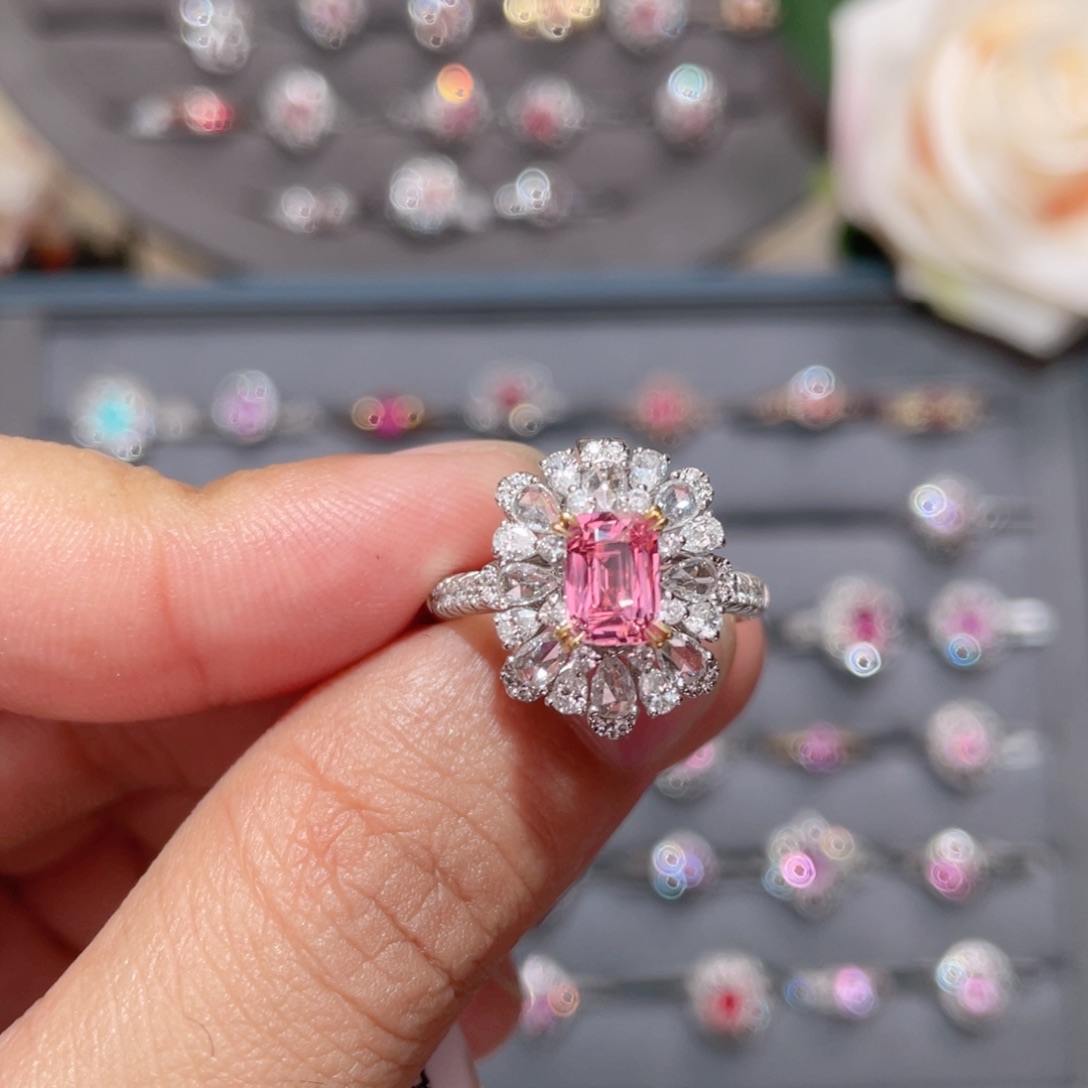 彩色蓝宝石戒指18K金镶嵌1.09ct 无烧 帕帕 莲花两用