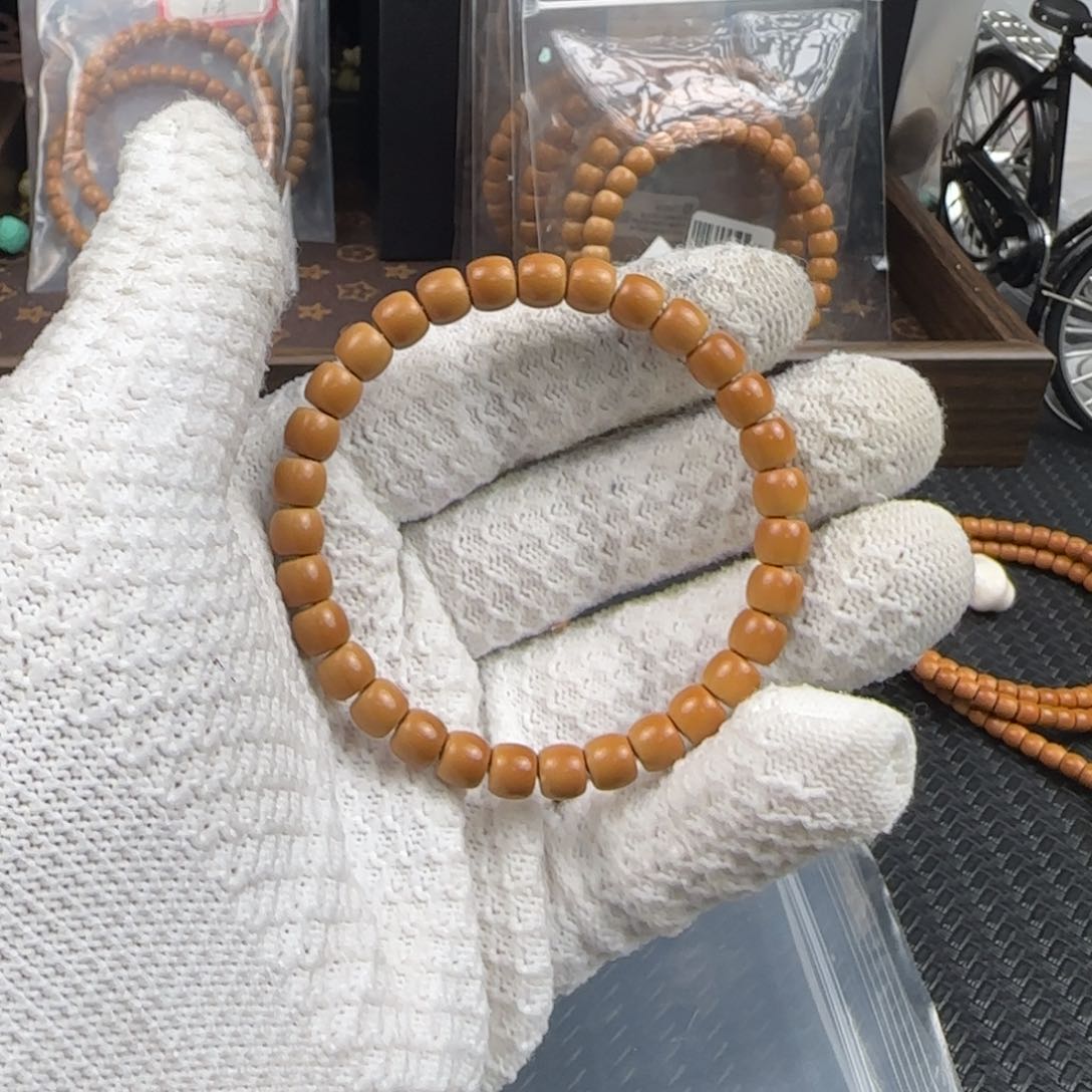 橄榄核吊坠S***X7.3mm清水树王极限弧单圈