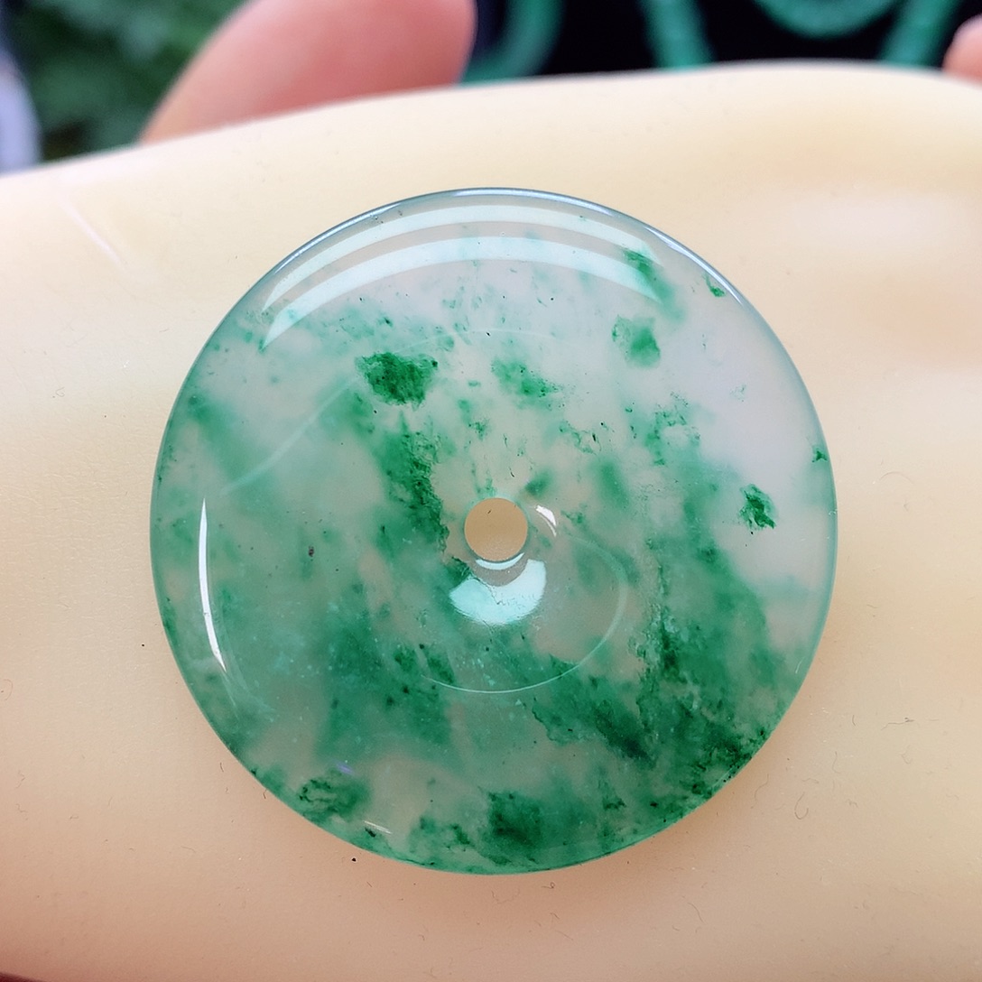 石英质玉颈饰未镶嵌