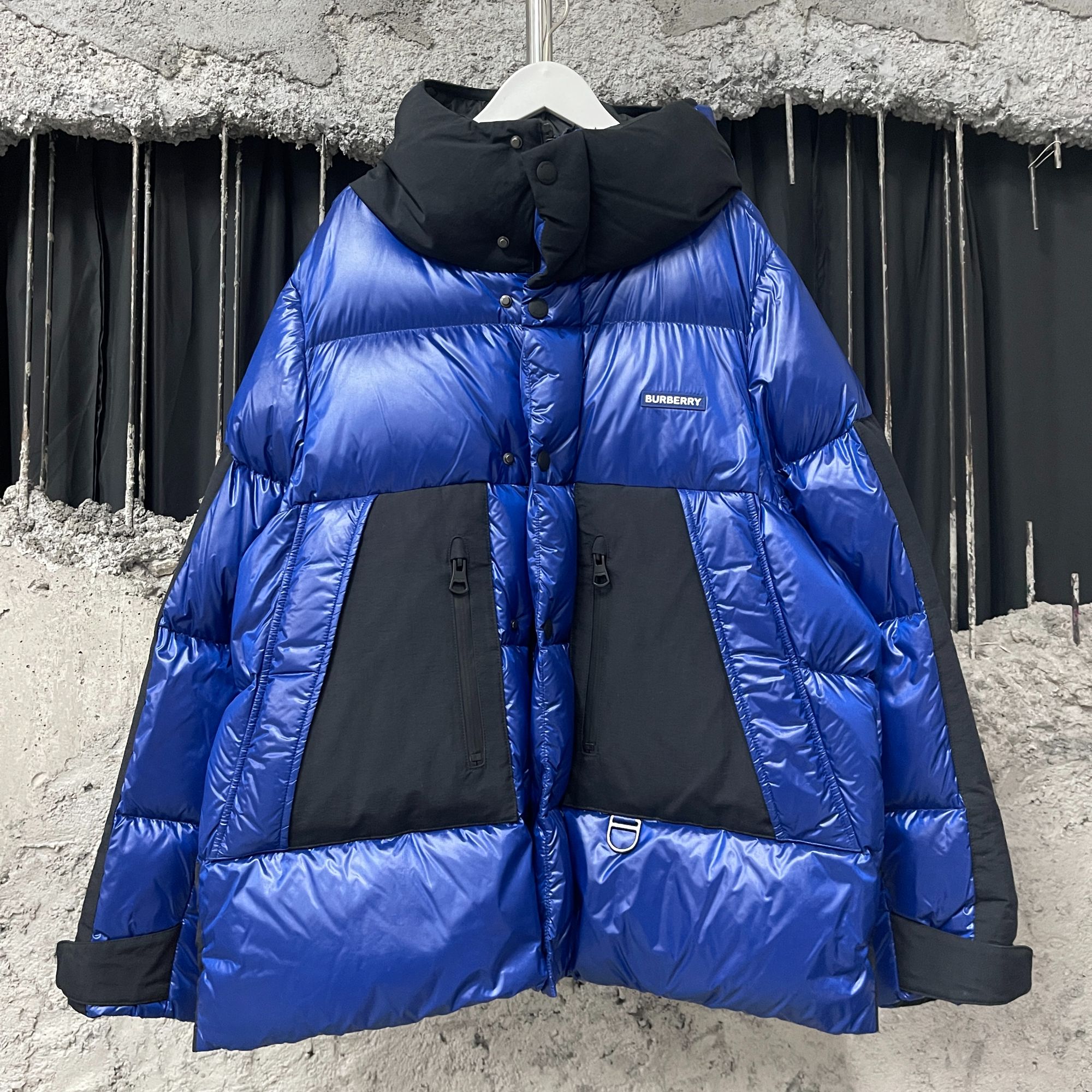 99新 BURBERRY/博柏利 羽绒服/s码/99新 时尚潮流连帽冬季外套