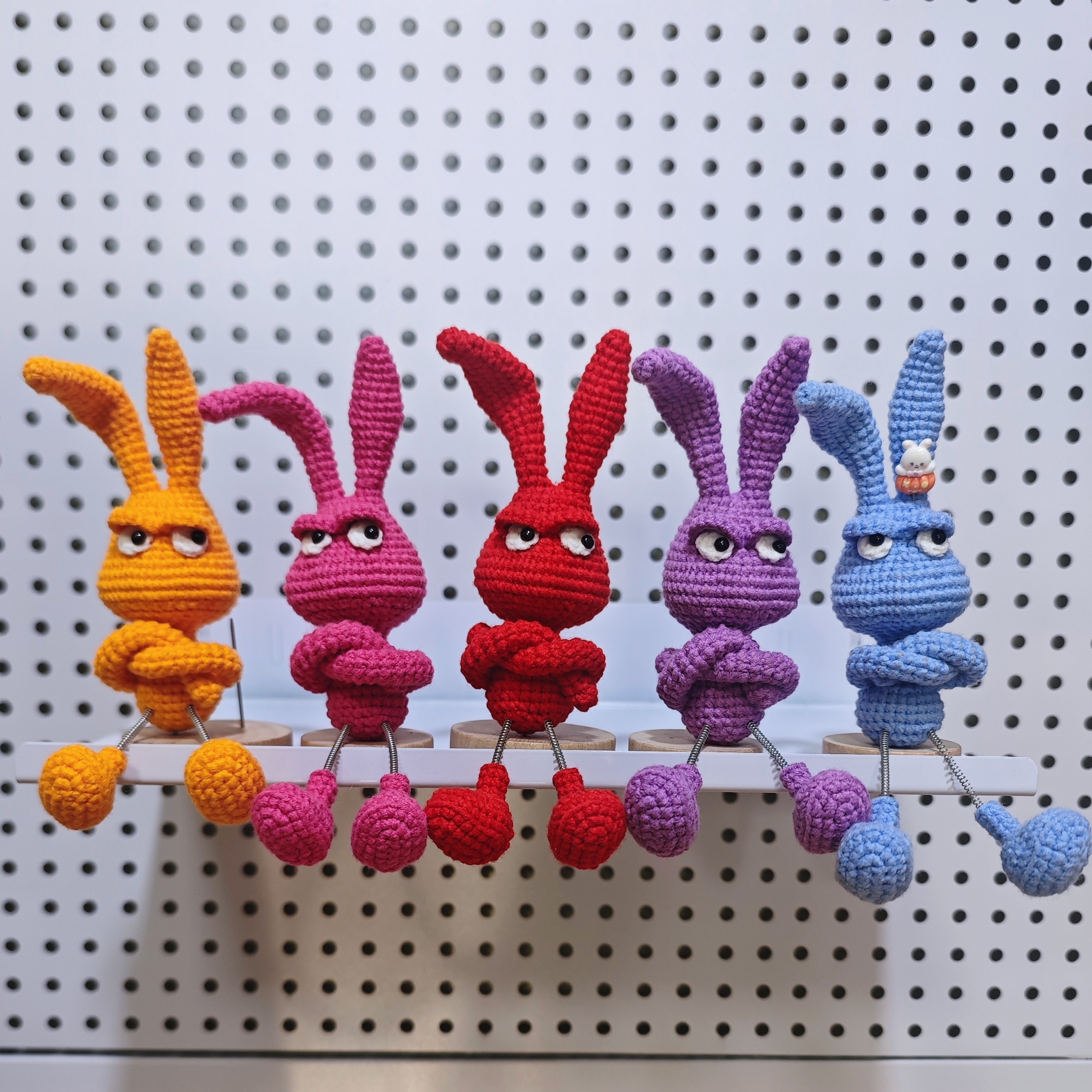 傲慢兔材料包（非成品）手工钩织3只傲慢兔， 有图解和视频教程