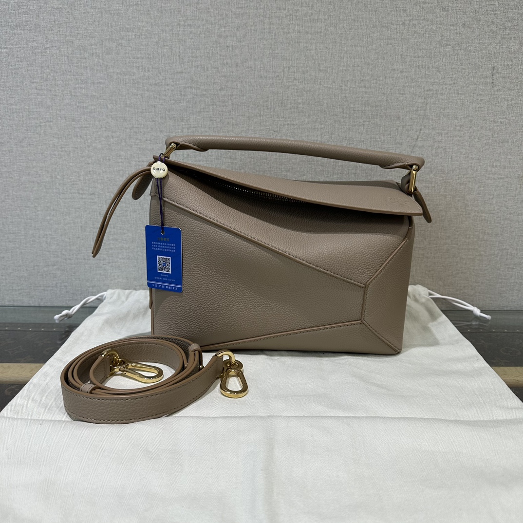 99新 LOEWE/罗意威 新款 Puzzle Edge小号几何包 10995