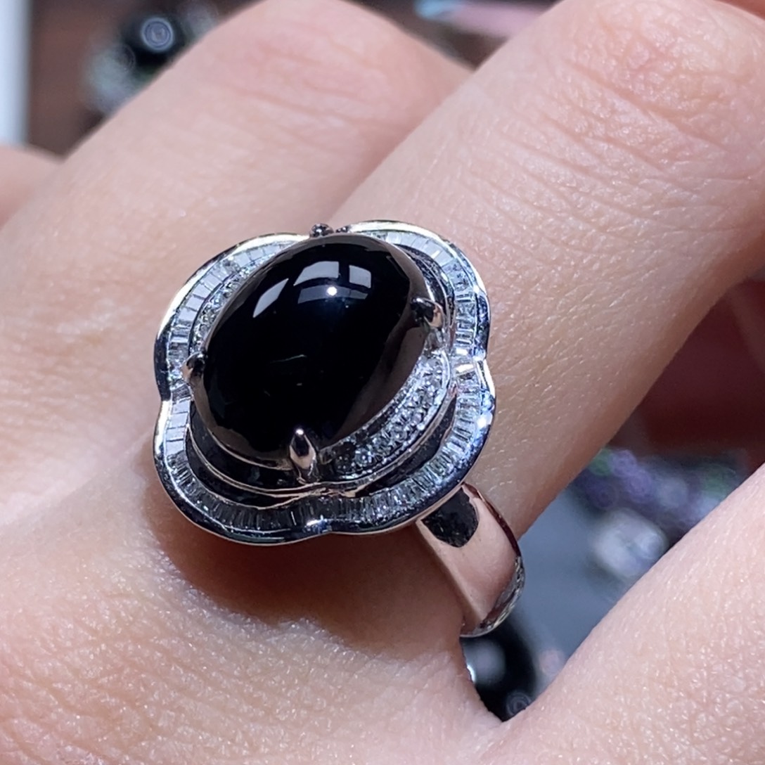 18K金镶嵌戒指翡翠