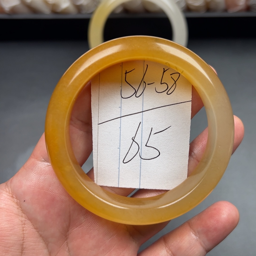 石英质玉（黄龙玉）手镯未镶嵌65