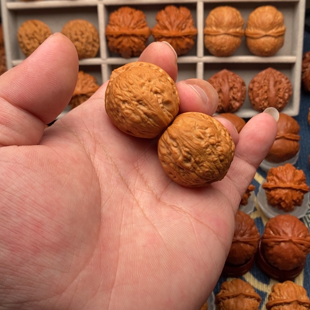 文玩核桃把件树皮纹