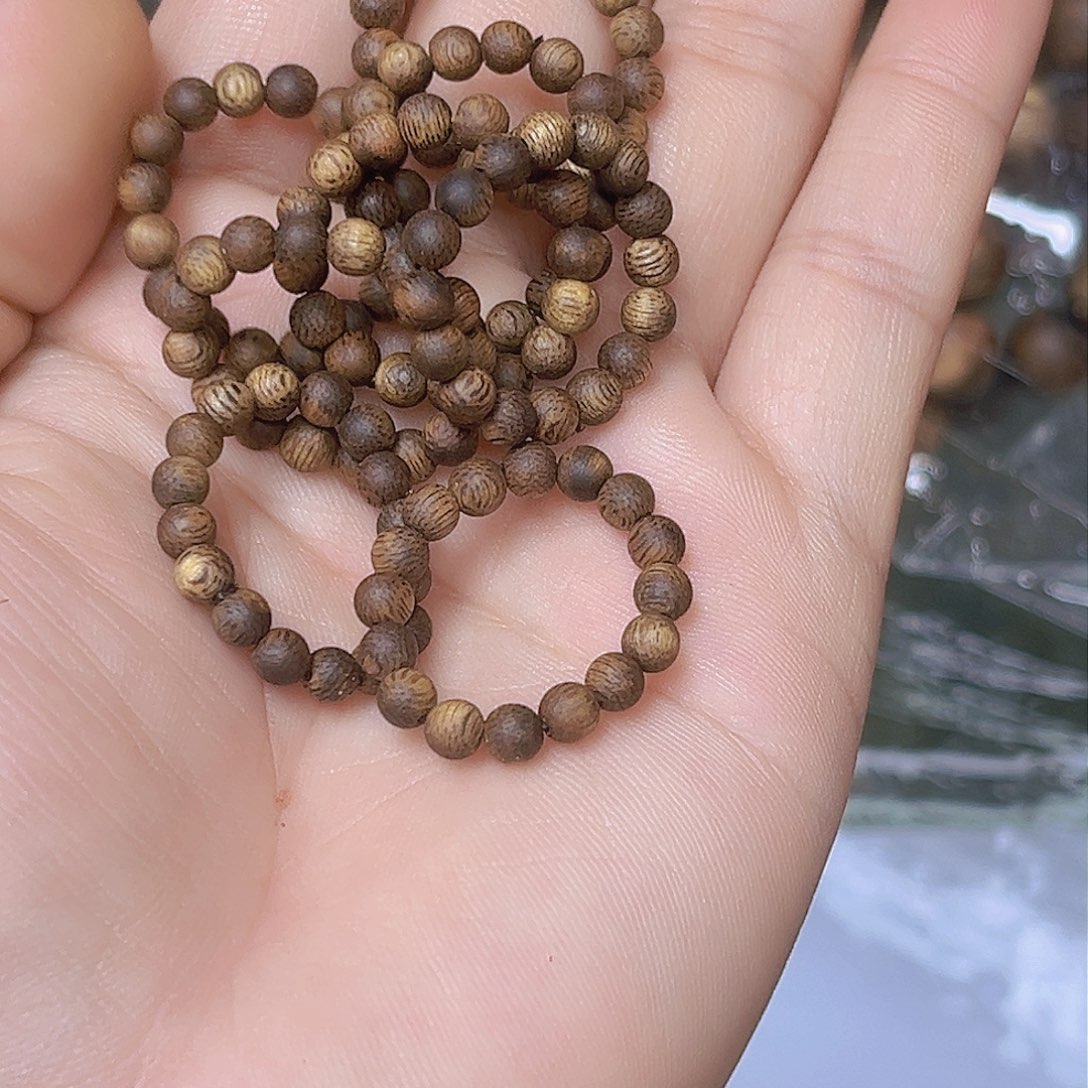 沉香沉香碎屑0.4小戒指