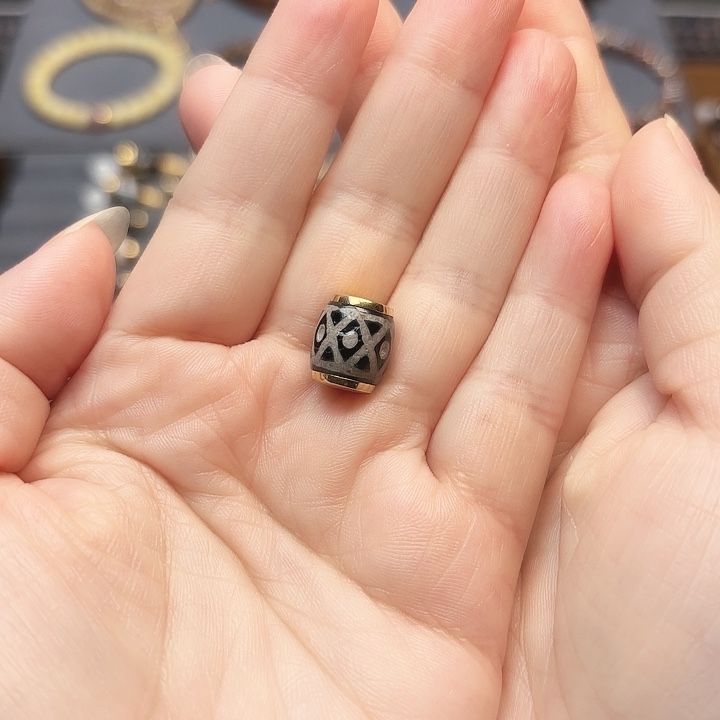 阿***诺玛瑙/玉髓18K金镶嵌单珠