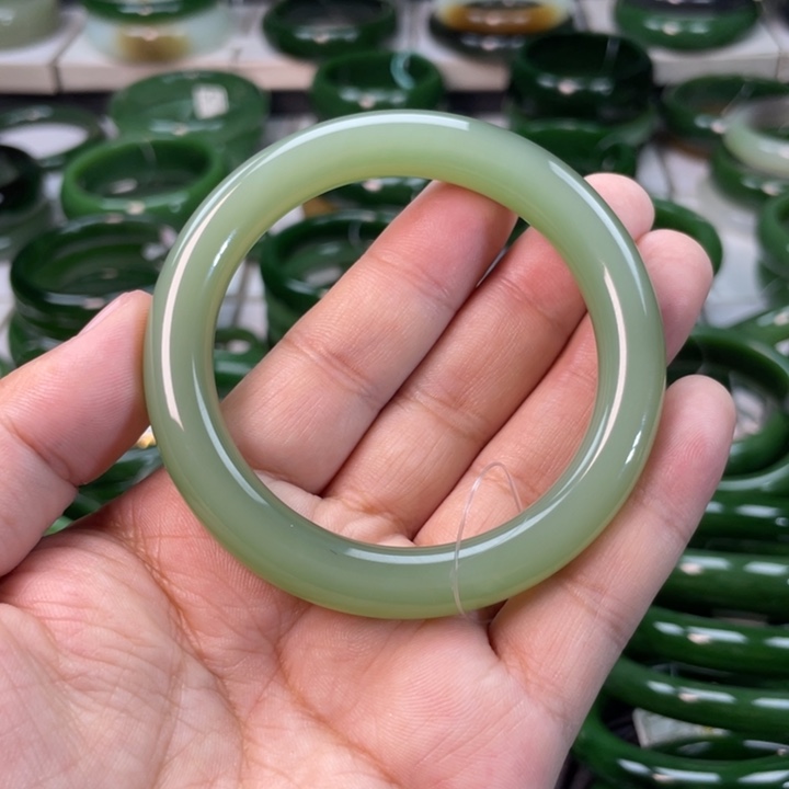 和田玉（碧玉）手镯未镶嵌
