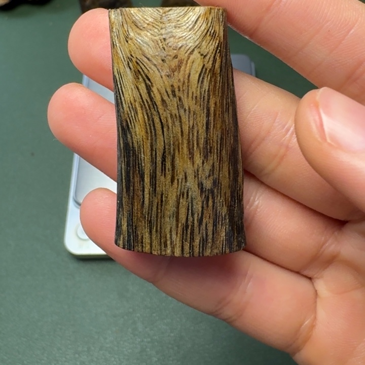 沉香手把件闭****度海南张勺子树心油老料7.6克