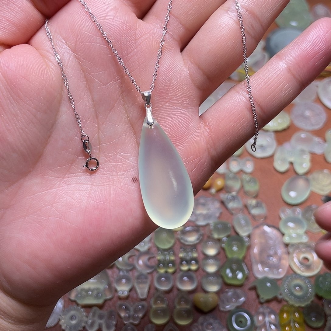 编***8蛇纹石玉未镶嵌吊坠