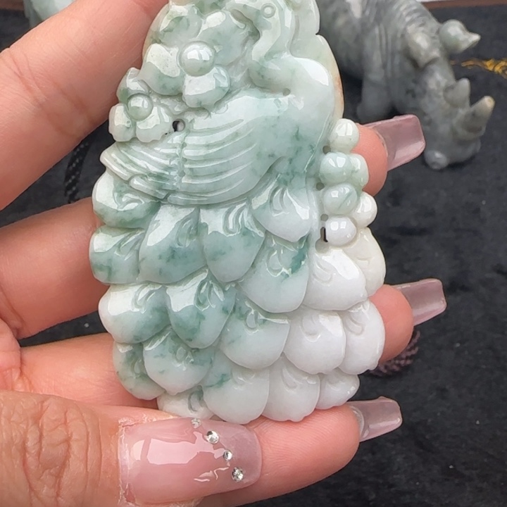 翡翠挂件未镶嵌凤凰