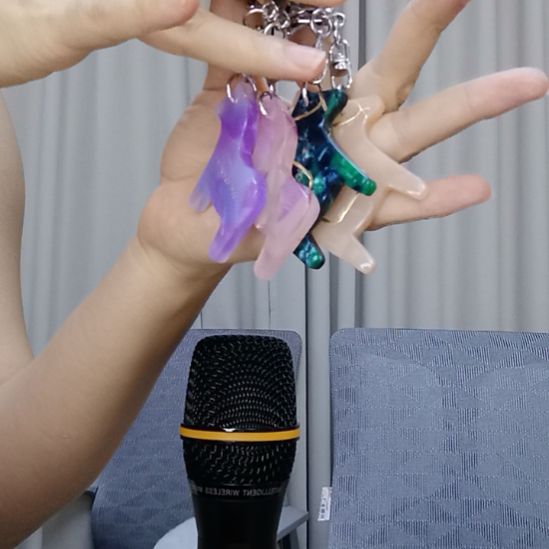 亚克力非金属可爱小马钥匙扣包包扣