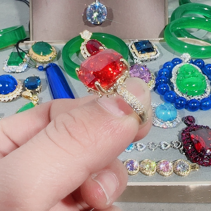 非金属红色蓝色满镶嵌