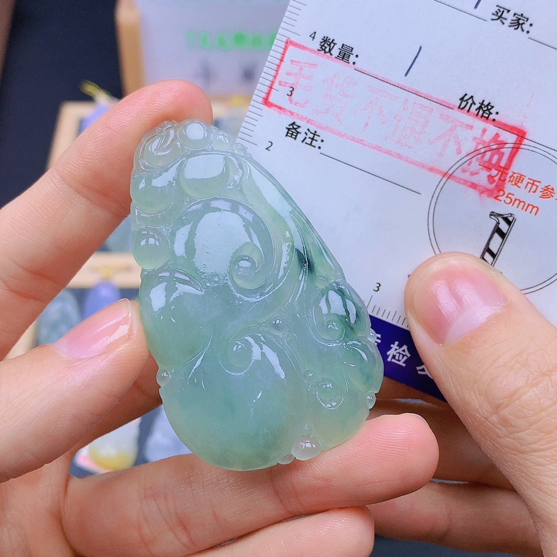 翡翠未镶嵌颈饰翡翠