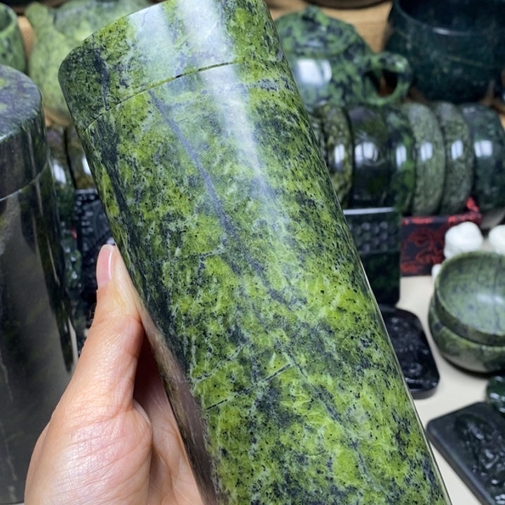 用***5蛇纹石玉未镶嵌项链药王石旅行杯