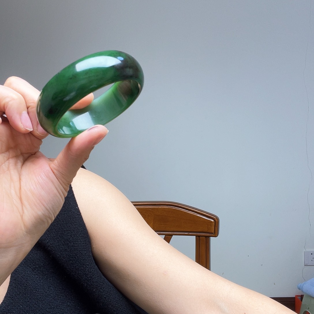 和田玉手镯未镶嵌高**水