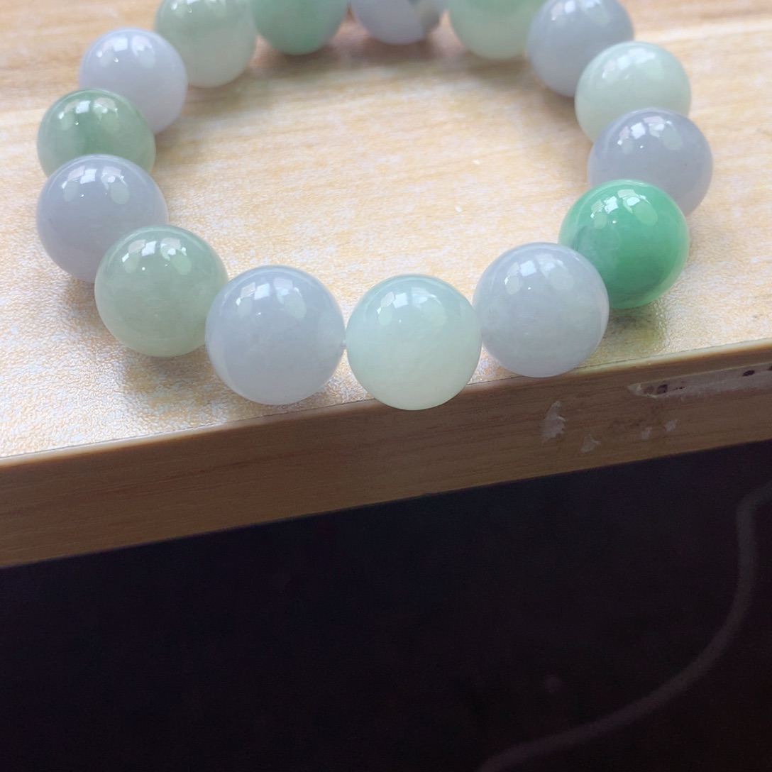 翡翠颈饰未镶嵌吊坠