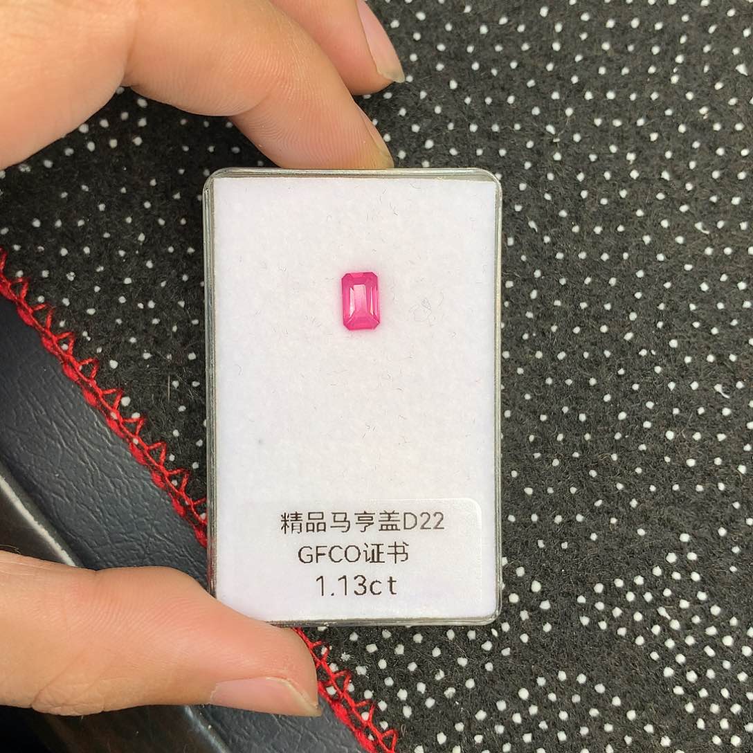 尖晶石裸石未镶嵌