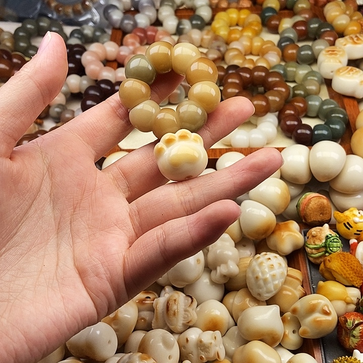 ****莓吊坠菩提根/象牙果10