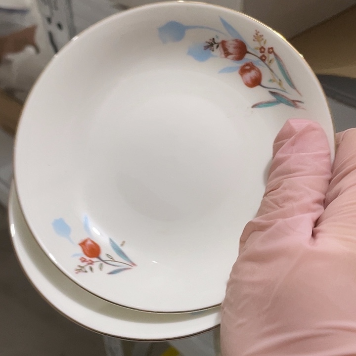 瓷片汉玉金花纸5英寸小碟一对 微瑕