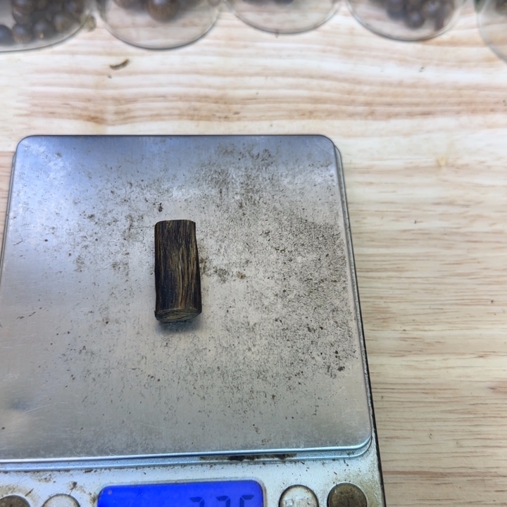 沉香沉香碎屑白棋无事牌