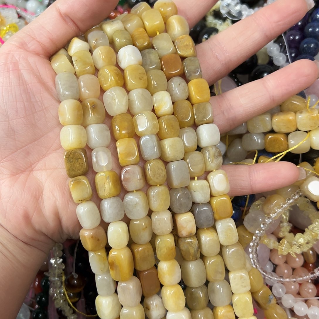 玛瑙/玉髓未镶嵌珠宝半成品，卡8x10老黄玉方糖一条