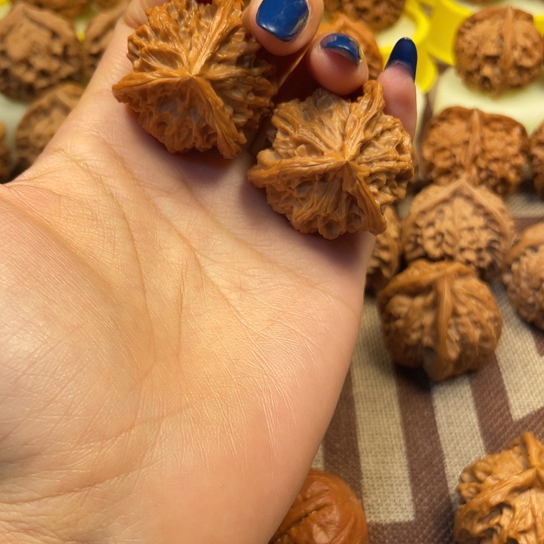 唐***世吊坠文玩核桃盘山三棱