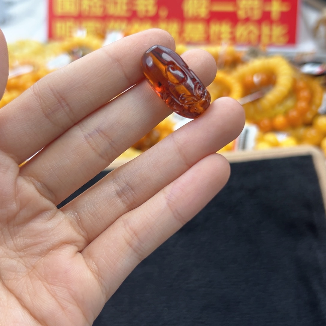 琥珀珠宝奇石未镶嵌