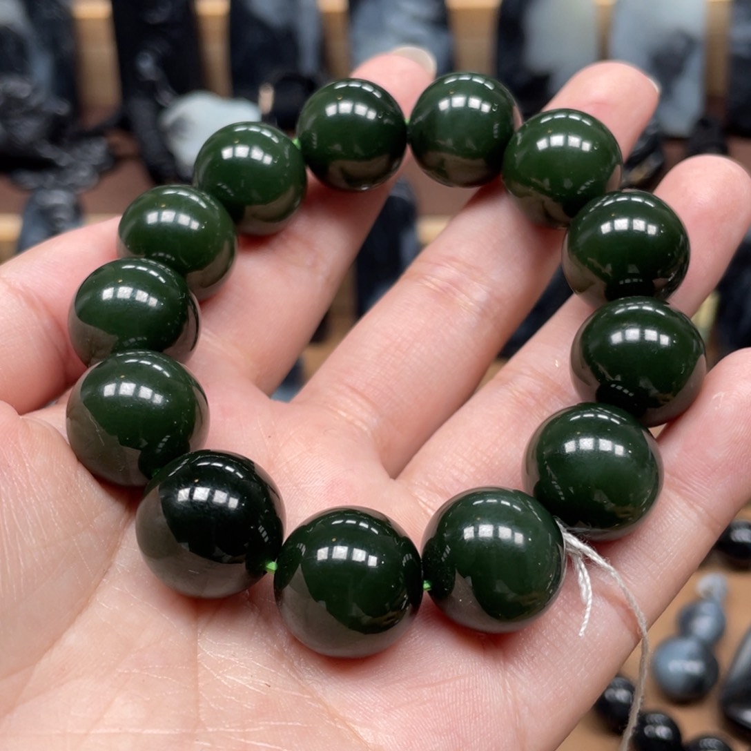 和田玉18K金镶嵌颈饰