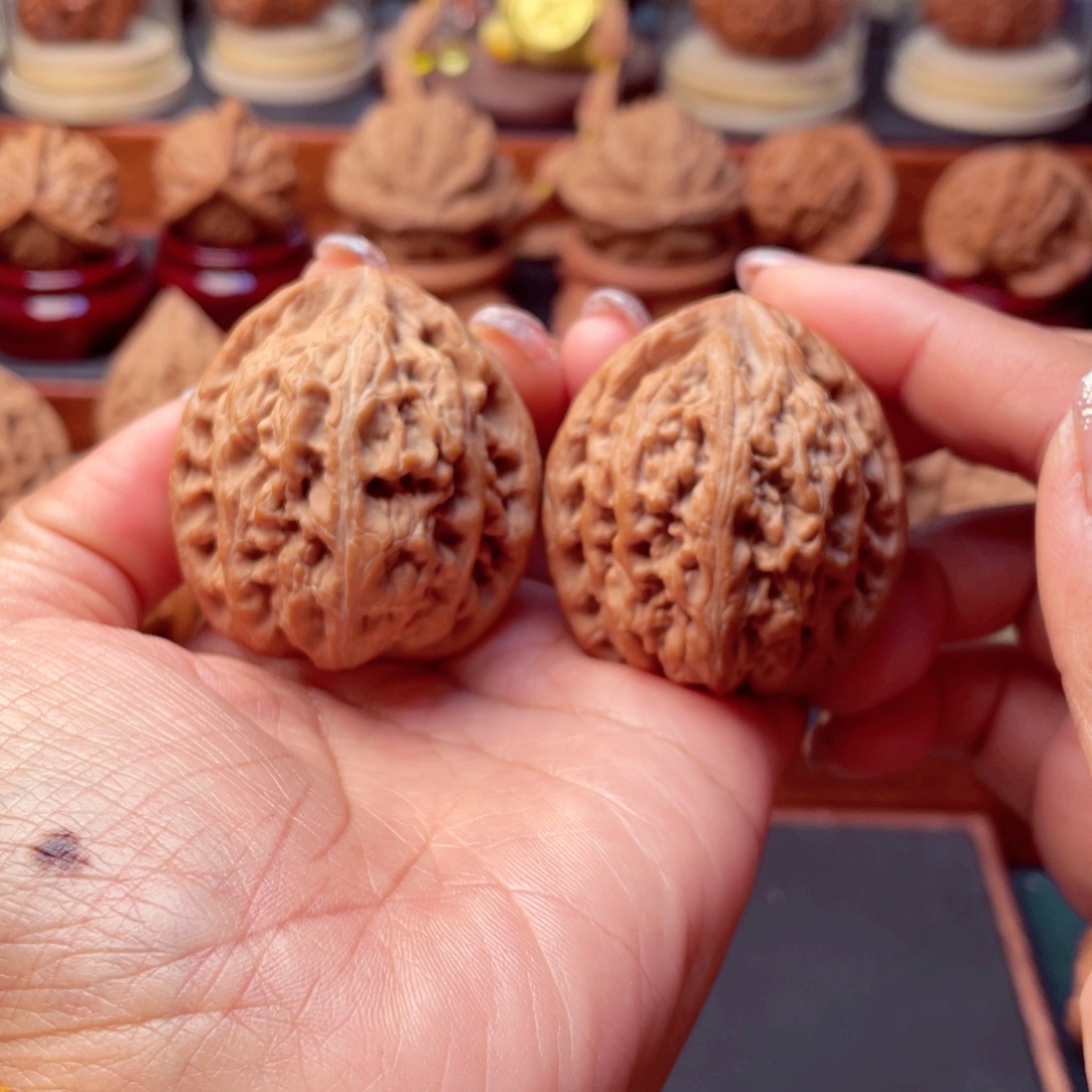 文玩核桃把件货头红锦鲤41