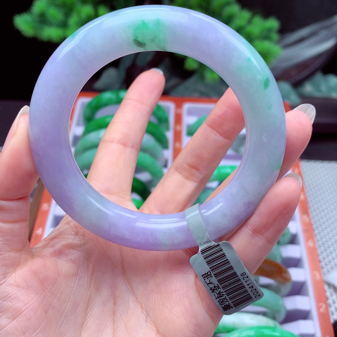 翡翠手镯未镶嵌翡翠