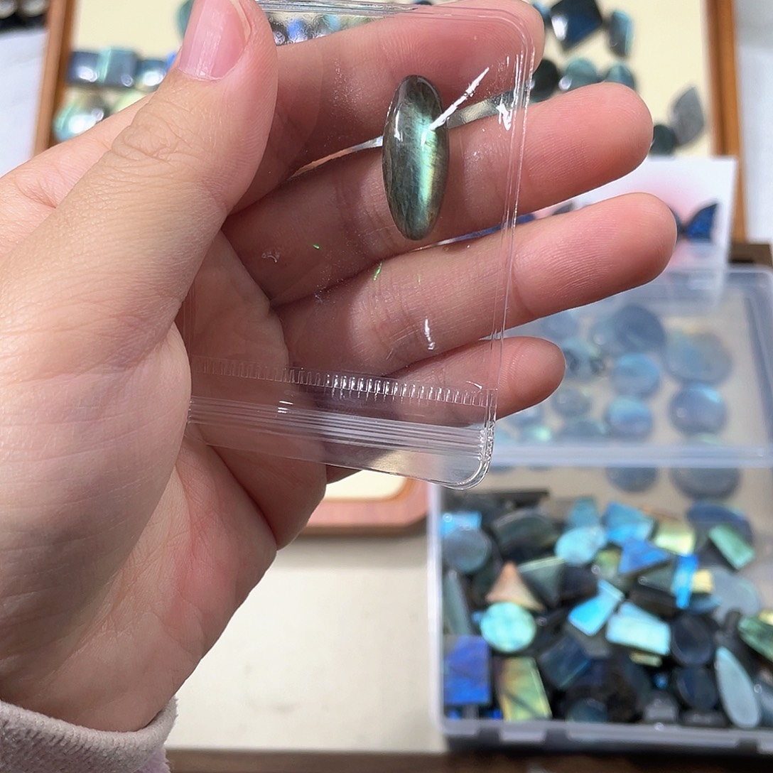 嘤***嘤长石裸石小椭圆拉长石