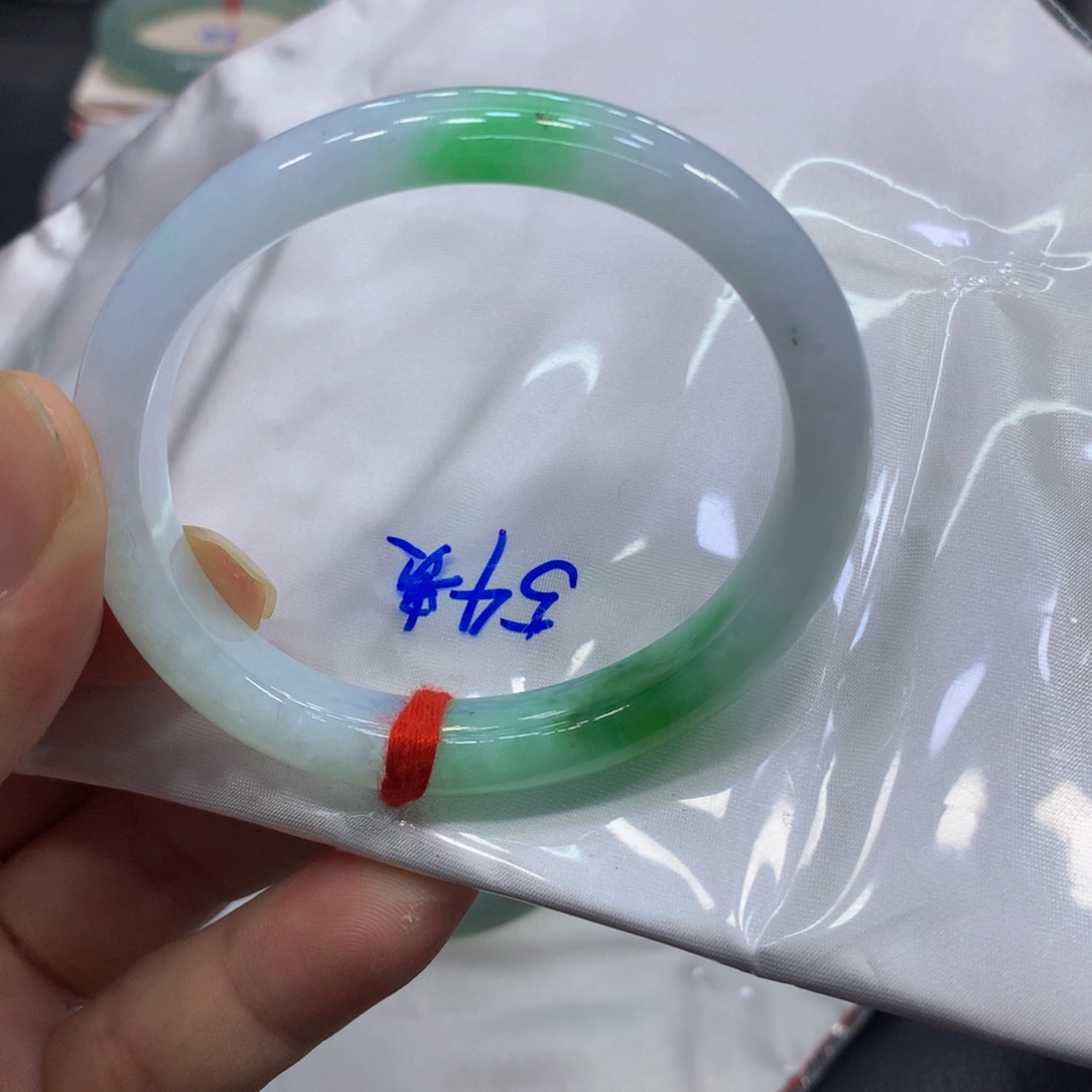 翡翠手镯（贵妃镯）未镶嵌