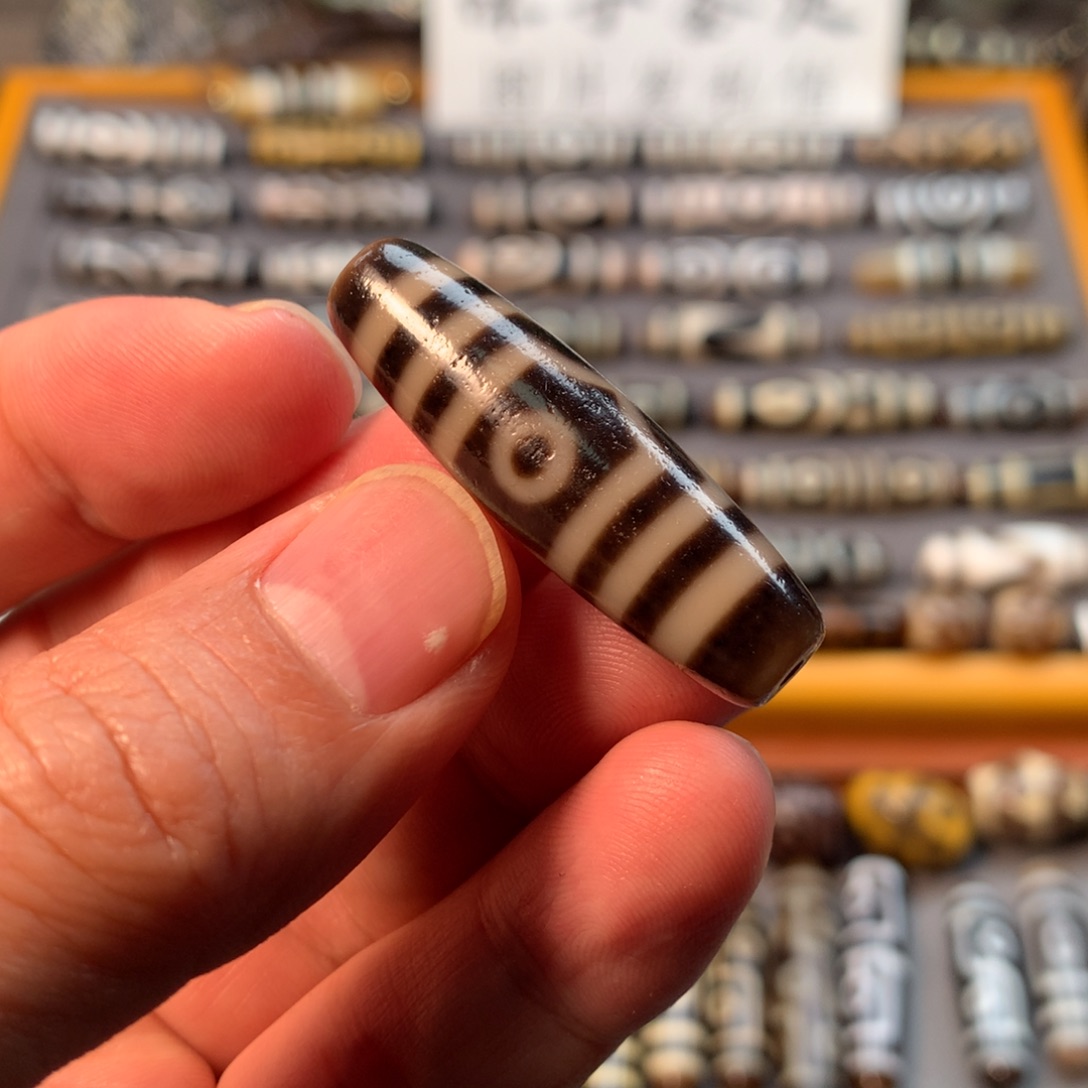 鲁***叔玛瑙/玉髓未镶嵌颈饰