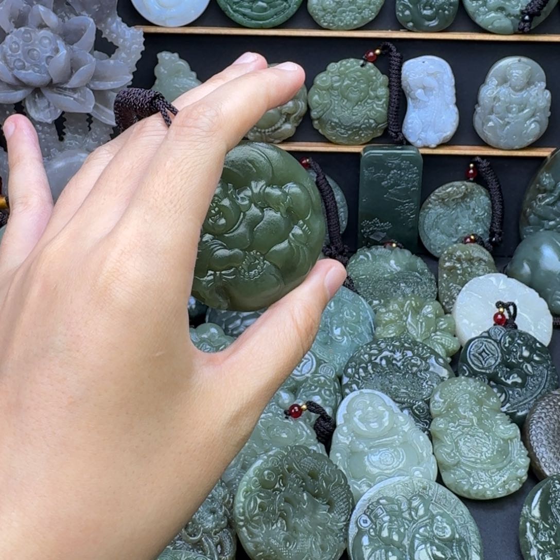 和田玉未镶嵌颈饰